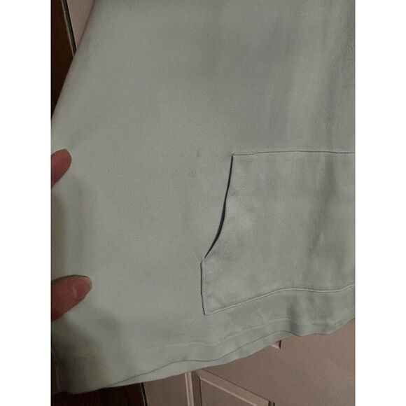 Vineyard Vines Women’s Quarter Zip Blue On Blue W Whales Pull Over Size Medium - Picture 5 of 13